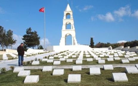 18 MART ŞEHİTLERİ ANMA GÜNÜNDE TÖRENLER DÜZENLENDİ 