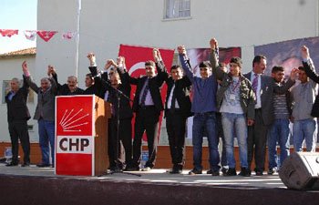 ARGUVAN’DA CHP BÜYÜK BULUŞMAYI GERÇEKLEŞTİRDİ 225 KİŞİ CHP'Lİ  OLDU 