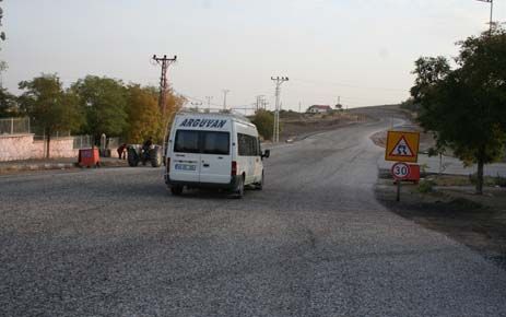 ARGUVANIN YENİ YOLU HİZMETE AÇILDI 