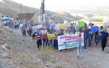 BEYDAĞI (MAMUREK) MAHALLESİNDE TAŞOCAĞI YAPIMINA KARŞI YÜRÜYÜŞLÜ EYLEM DÜZENLENDİ