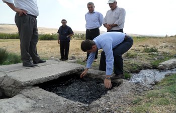 KIZIK KÖYÜNDE SULAMADA DAMLAMA YÖNTEMİNE GEÇİLMEK İSTENİYOR 