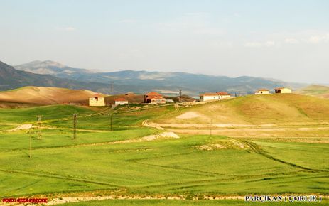 PARÇİKAN KÖYÜNDE TRAKTÖRÜN ALTINDA KALAN ÇOCUK ÖLDÜ 