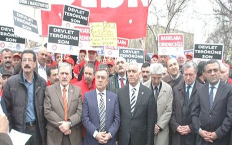 SENDİKALARA YÖNELİK BASKINLAR PROTESTO EDİLDİ